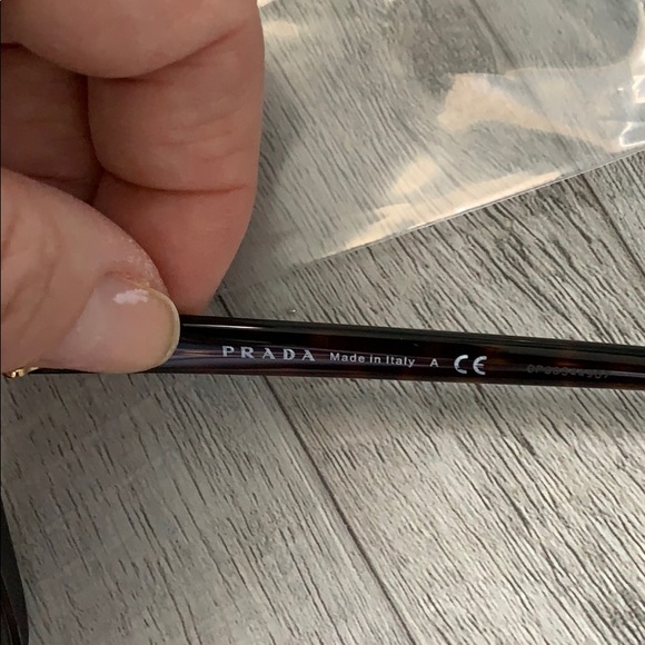🇮🇹SOLD Prada sunglasses🇮🇹 brand new in box! - Picture 4 of 5